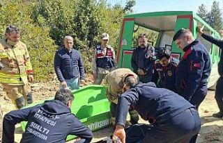 Uçuruma yuvarlanan hafriyat kamyonunun sürücüsü...