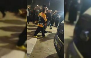 Ulu Camii’nde yoğunluk sebebiyle bir kadın baygınlık...