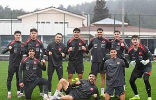 Ümit Milli Takım, hazırlıklarını yağmur altında...