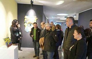 Üniversite öğrencileri atıkları sanata dönüştürdü