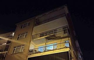 Üsküdar’da binanın balkonunda kısmi çökme...