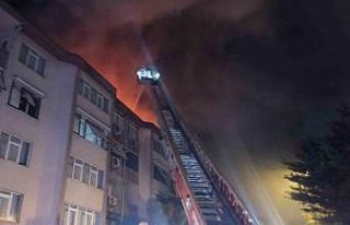 Üsküdar’da site içindeki binanın çatısında...