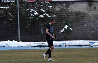 Utku Burak Kunduzcu kırmızı kart gördü