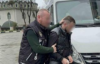 Uyuşturucu satarken suçüstü yakalandı