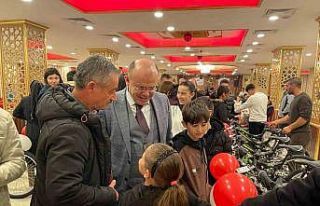 Uzunköprü’de 30 yetim ve öksüz çocuğa bisiklet...