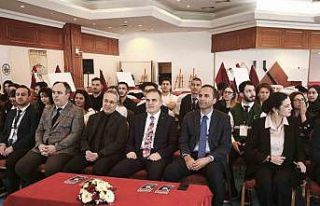 Vali Akbıyık gençlerle çalıştayda buluştu