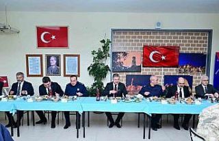 Vali Yılmaz, vatani görevini yapan er ve erbaşlar...