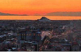 Van Gölü’nde güneşin vedası mest etti