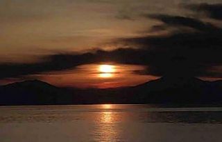 Van’da gökyüzü nöbet değişimi: Güneş çekildi,...