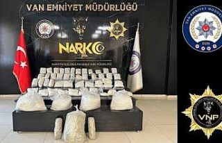 Van’da kamyonette 90 kilo uyuşturucu ele geçirildi