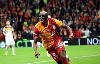 Victor Osimhen bu sezonki 19. golünü kaydetti