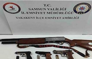 Yakakent’te uyuşturucu ve silah ele geçirildi