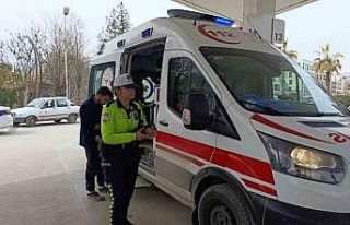 Yakıt almak isteyen iki motosiklet çarpıştı:...