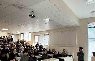 Yapay zeka okuryazarlığı ele alındı