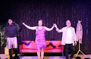 Yenipazar’da ’İyi Delirdik’ tiyatro oyunu izleyiciyle...