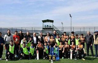 Yıldızlar kriket sahasında parladı