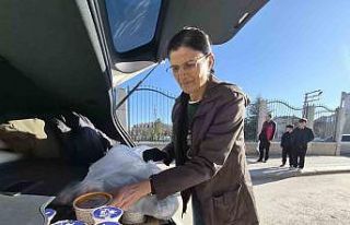 Yıllarca öğrenci yetiştiren öğretmen emekliliğinde...