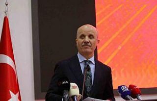 YÖK Başkanı Özvar: "Müfredatların teknoloji...