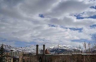 Yüksek kesimlerde kar var