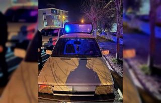 Yüksek sesle müzik çalan araç sürücüsü ’dur’...