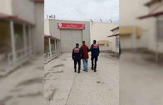 3 farklı suçtan 8 yıl 5 ay hapis cezası bulunan...