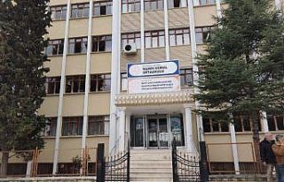 42 yıl 7 ay sonra emekli oldu: Son dersine yıllar...