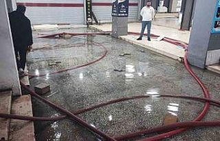 Adana’da iş hanını 27 yıldır su basıyor