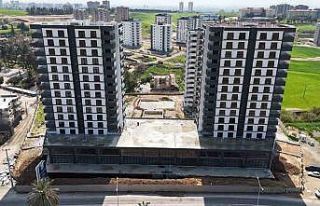 Adana’da şiddetli yağış şantiyeleri vururken,...