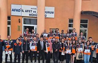 AFAD gönüllülerine sertifika ve kimlikleri teslim...