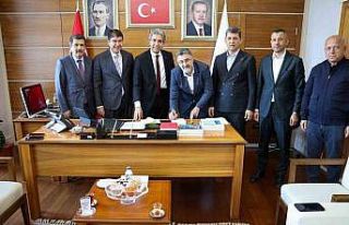 AK Parti’ye katılan Serik Belediye Başkanı Kumbul:...