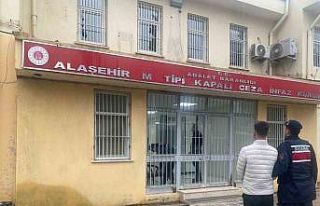 Alaşehir’de 5 bin 96 adet sentetik hap ele geçirildi