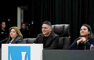 Aliağa meclisinde encümen ve komisyon üyeleri belirlendi