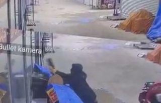 Alışveriş yaparcasına numaralarına bakarak 50...