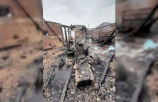 Amasya’da depo yangını: 3 traktör, 1 otomobil...