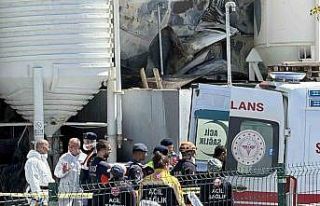 Ankara’da boya fabrikasında çıkan yangında 1...