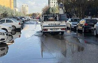 Ankara’da sağanak etkili oldu, caddeler ve sokaklar...