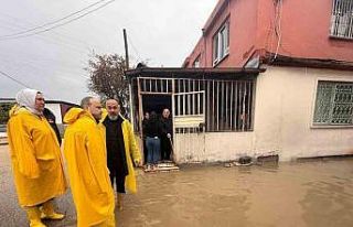 Antakya Belediyesi, sel afetinin vurduğu noktalarda...