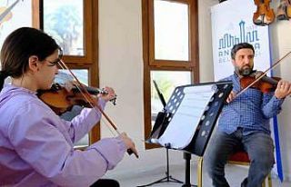 Antakya Belediyesi’nden ücretsiz keman kursu