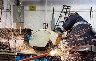 Antalya Büyükşehir Belediyesi kent mobilyalarını...