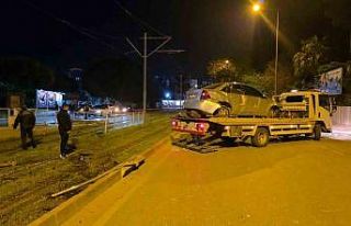 Antalya’da alkollü sürücü tramvay durağına...
