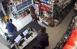 Antalya’da depremi fark edince sokağa fırladılar