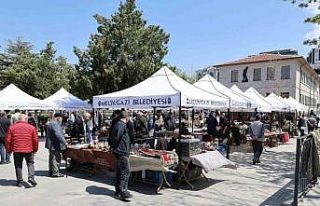 Antika Pazarı koleksiyonerleri bir araya geldi