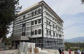 Arsuz’da sosyal hizmet merkezi binasında çalışmalar...