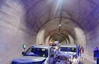 Artvin’de tünelde kaza: 7 yaralı