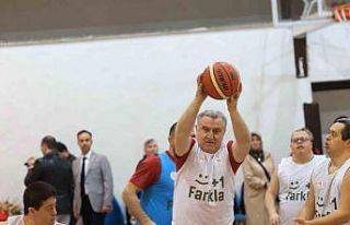 Bakan Bak: "Özel sporcular bizim için çok...