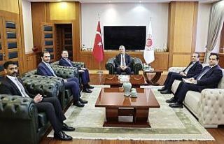 Bakan Bolat, Suudi Arabistan Büyükelçisi Abualnasr’ı...