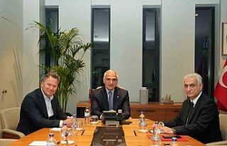 Bakan Ersoy, Avrupa tur operatörleriyle bir araya...