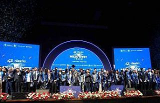 Bakan Kacır, yeni nesil 407 yazılımcı gencin heyecanını...