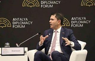 Bakan Murat Kurum’dan yeniden inşa için Türkiye’den...