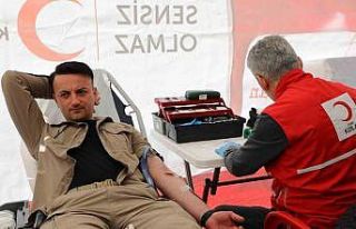 BARÜ’de kan bağışı kampanyası yoğun katılımla...